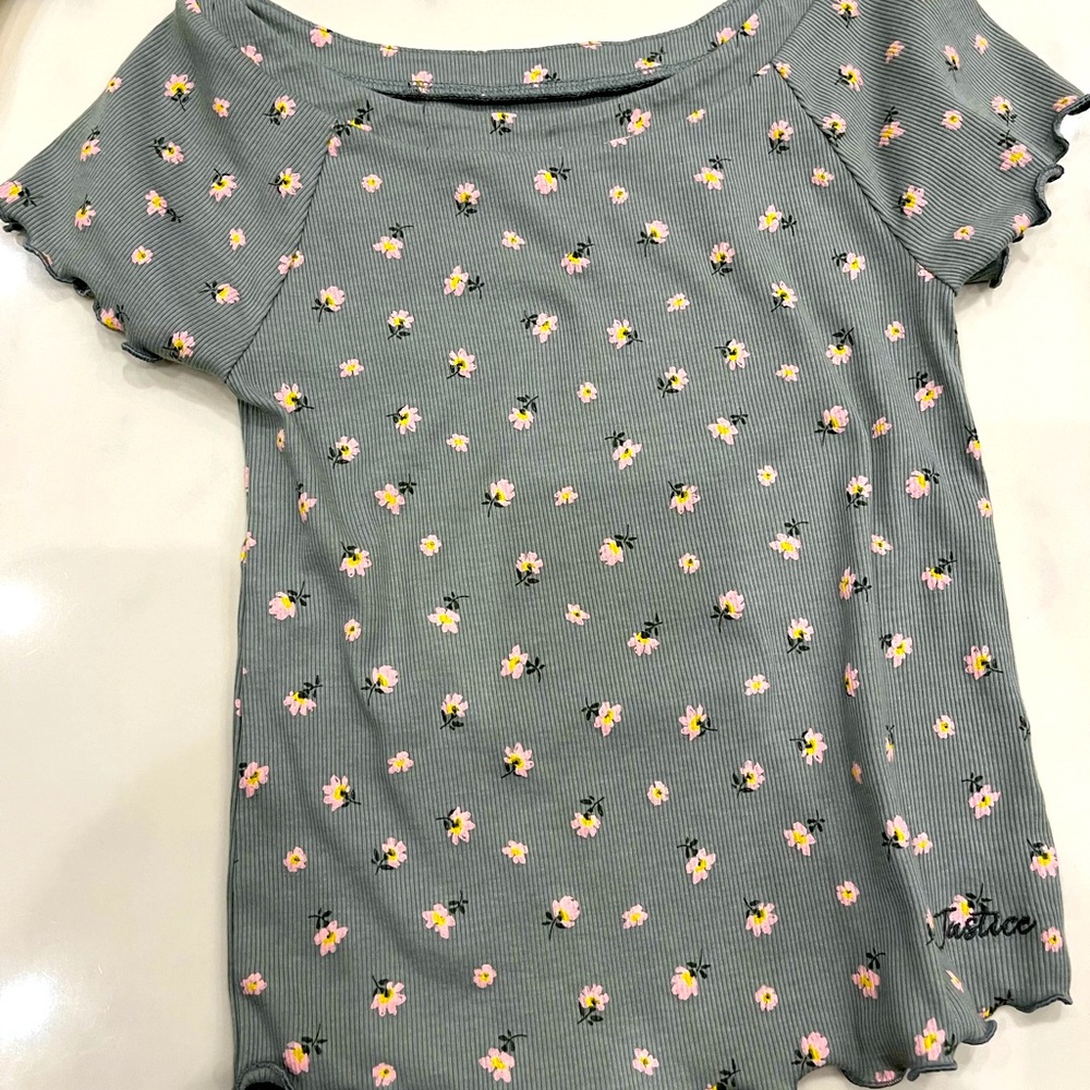 Jade green cropped tank top with and pink flowers and light ruffles!